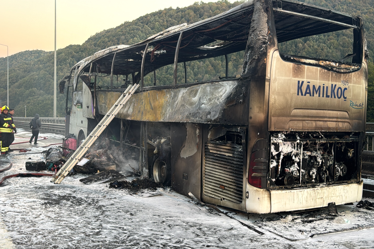 Bolu'da yolcu otobüsünde yangın: Yolcular son anda tahliye edildi