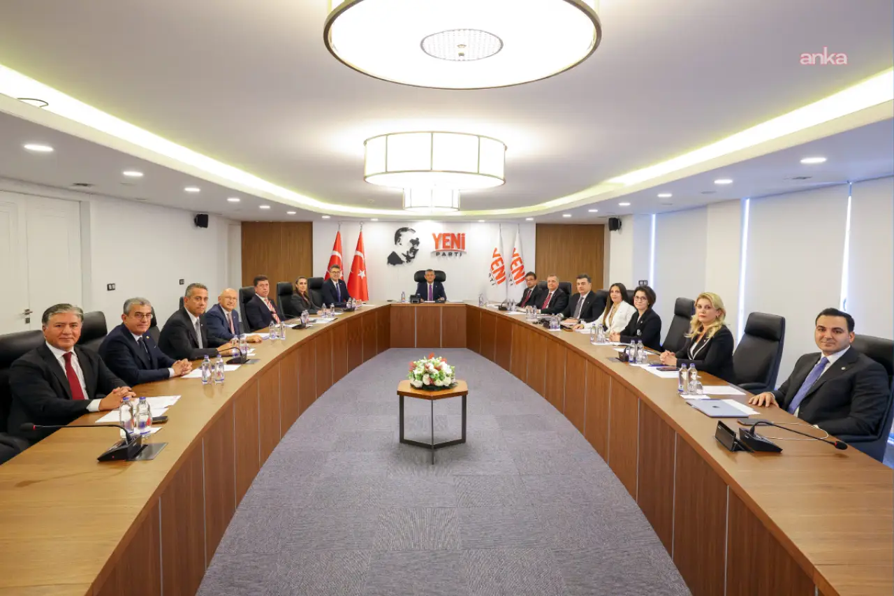 Yeni Parti MYK'da gündem fon krizi