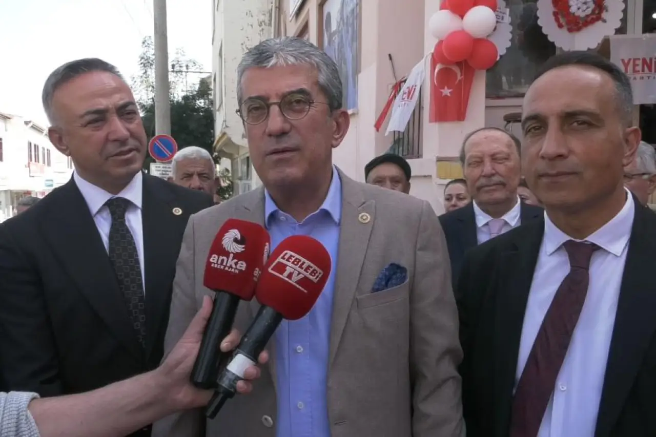 YENİ Partili Gökhan Günaydın: “Bu fon hırsızlarını, lekelenmeme hakkının arkasına saklanarak yayımlamıyorsun.”
