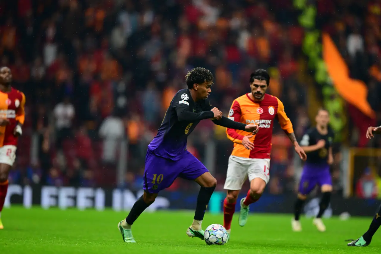 Galatasaray, Barcelona'ya evinde 4-1 yenildi