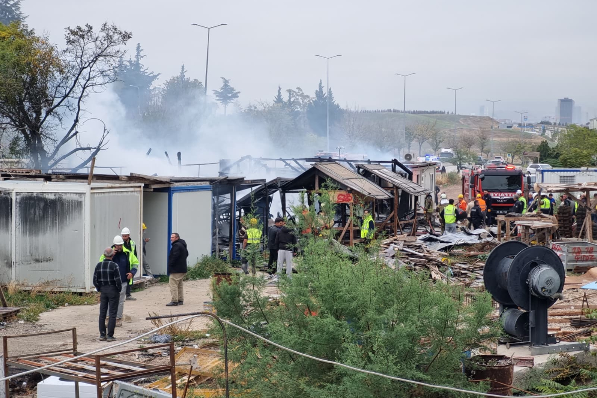 Ankara'da işçilerin kaldığı konteynerlerde yangın