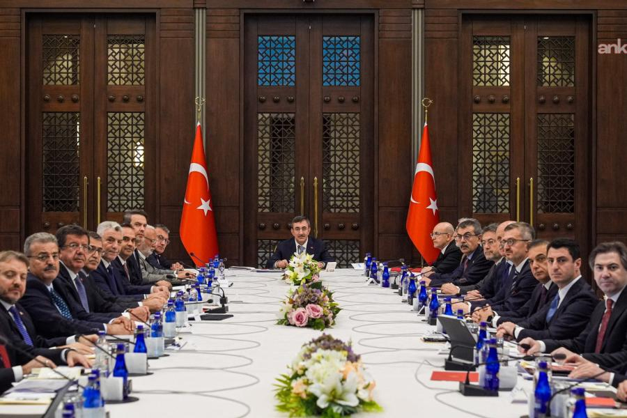 Yeni Partili Emir'den Ekonomi Koordinasyon Kurulu fotoğrafına tepki: Bu fotoğrafın faturasını ödeyen millet