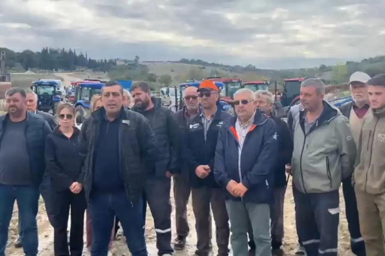 Nilüfer çayına dökülen molozlar taşkına sebep oldu; ekili alanlar su altında kaldı