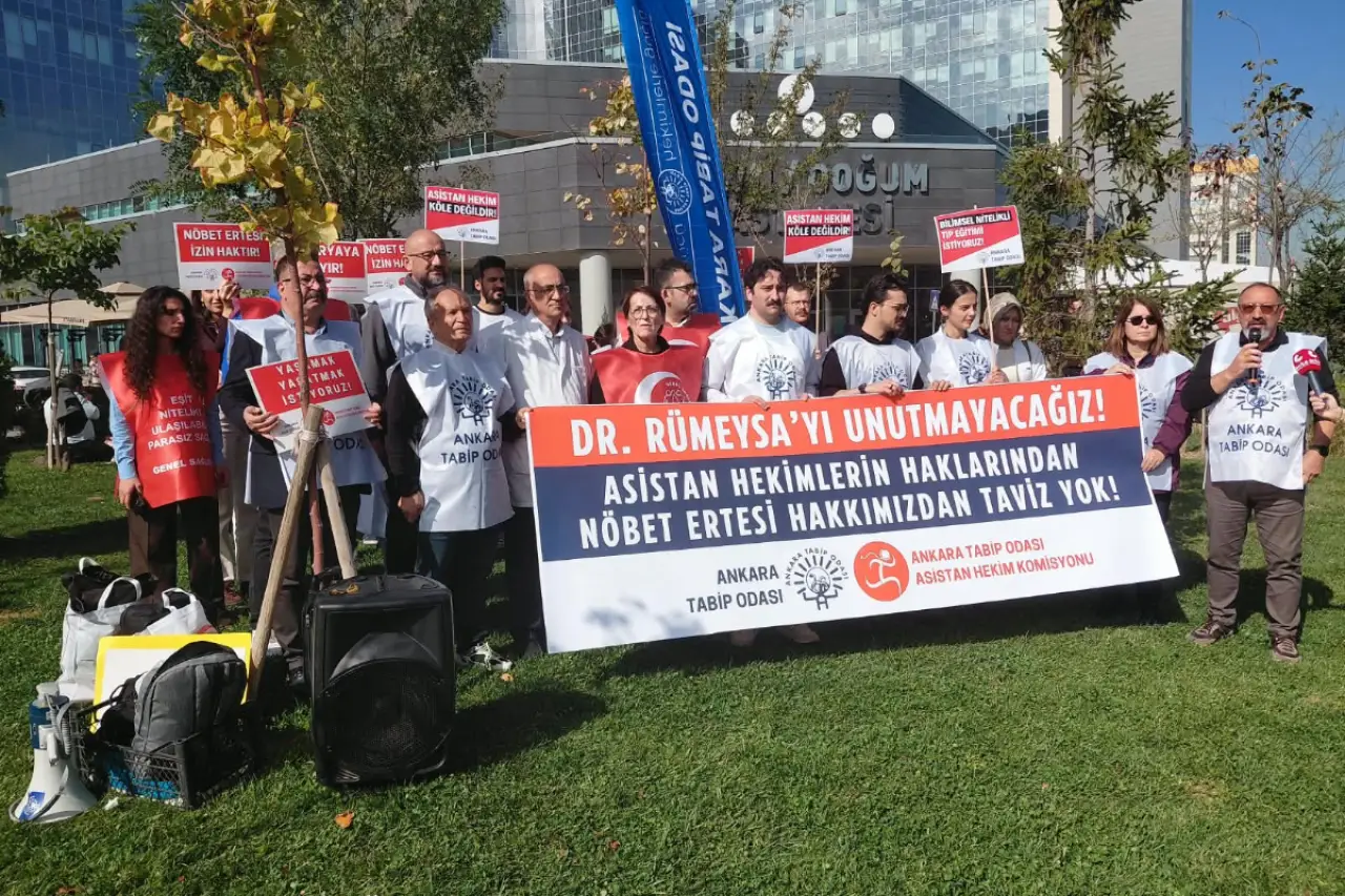 36 saatlik nöbet sonrası trafik kazasında hayatını kaybeden Dr. Rümeysa Berin Şen anıldı