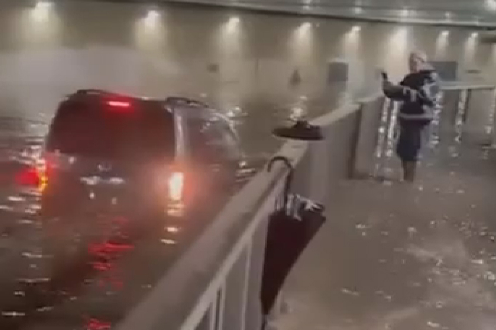 İstanbul'da sağanak yağış etkili oldu: Pendik'te alt geçidi su bastı
