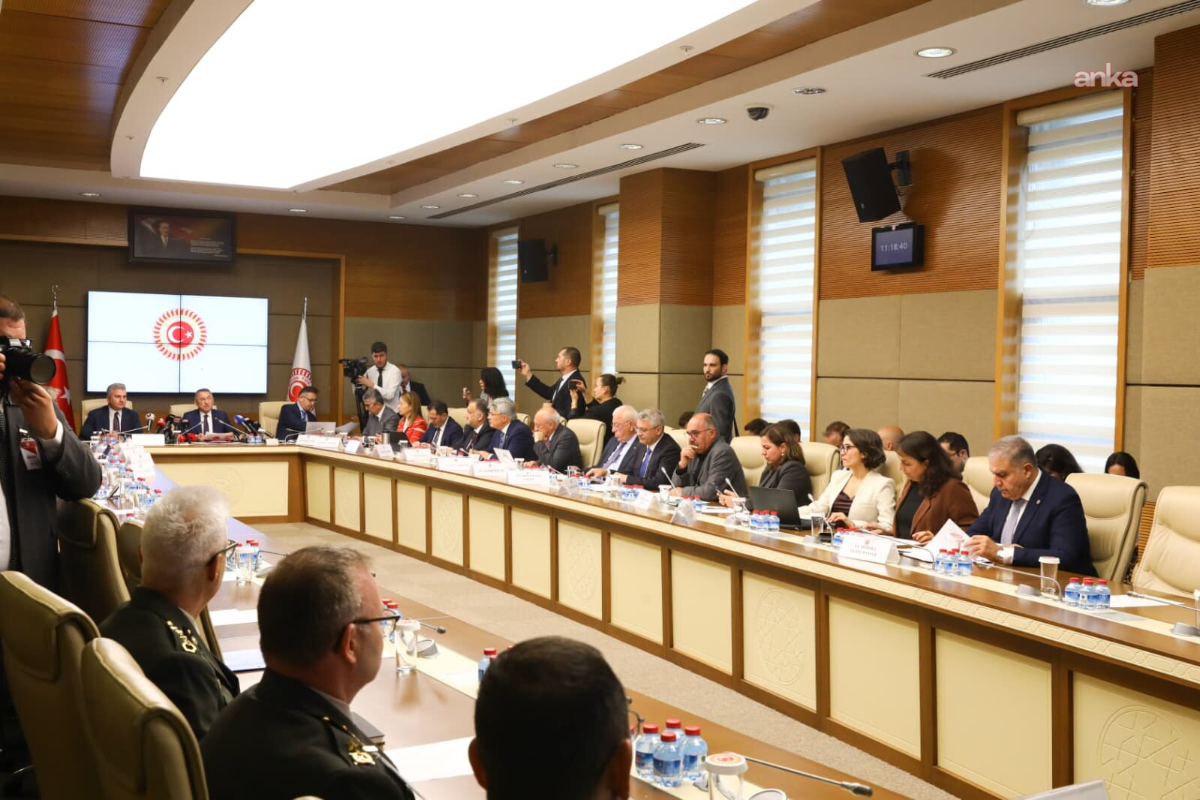 Mekke Anlaşması komisyondan geçti