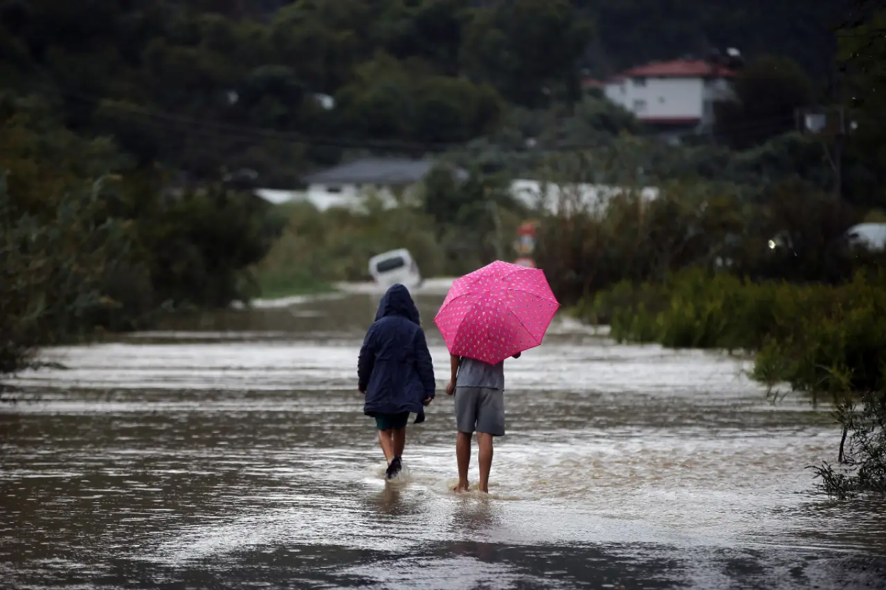 Sonbahar yüzünü gösterdi: Meteoroloji'den 21 il için kuvvetli sağanak uyarısı