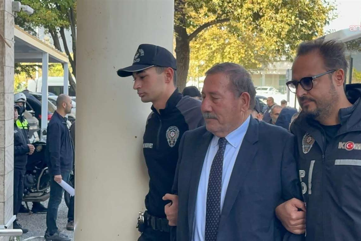 Milas Belediye Başkanı Fevzi Topuz ile oğlu Burdur'daki cezaevine nakledildi