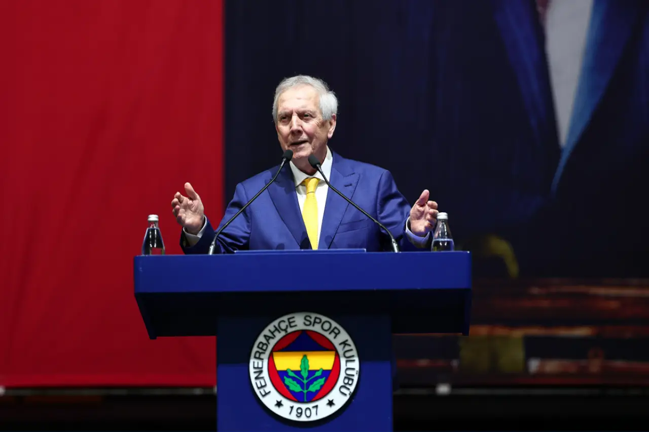 Fenerbahçe'de teknik direktör arayışları sürüyor: Aziz Yıldırım'ın Aykut Kocaman'ı tercih edebileceği iddia edildi