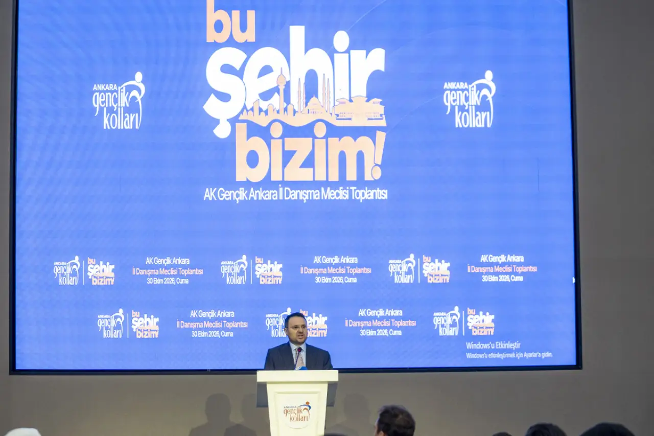 AKP etkinliğine izinsiz öğrenci taşındı