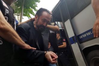 Adnan Oktar "nitelikli dolandırıcılık" ve "kara para aklama" suçundan beraat etti