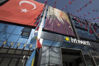 İYİ Parti kurucularından Ethem Baykal, Meral Akşener'i istifaya çağırdı