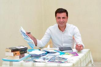 Selahattin Demirtaş: Aşık olmayana, aşkı bilmeyene oy yok!