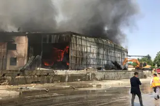 Antep'te elyaf fabrikasında yangın çıktı
