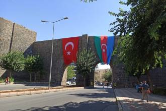 Azerbaycan medyası Aliyev'in TDT Zirvesi'ne katılmamasını nasıl yorumladı?