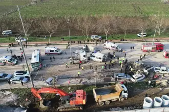 Bursa’da zincirleme kaza: 3 kişi hayatını kaybetti, 21 kişi yaralandı