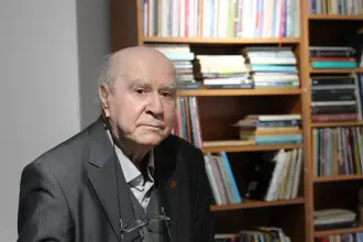 Yazar Adnan Özyalçıner: Öykücünün en büyük suçu yaşananları görmezden gelmektir