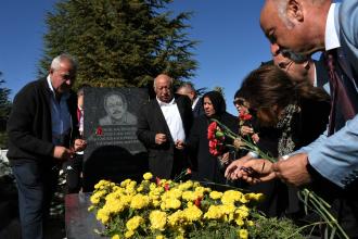 Neşet Ertaş, Kırşehir'deki mezarı başında anıldı