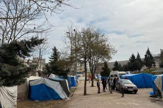 Antep merkezde yardımların uğramadığı mahalleler var | "Bir ekmek getiren olmadı"