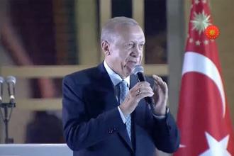 Erdoğan Saray'daki balkon konuşmasında "85 milyon kazandı" dedi, muhalefeti hedef aldı