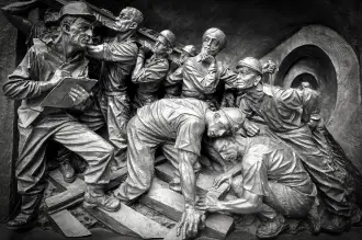 Faşizm ve savaş koşullarında sanat: Rejim propagandasının estetik makyajı