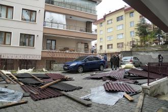 Ankara'da sağanak ve kuvvetli fırtına etkili oluyor