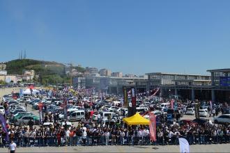 Sınav saatinde modifiye araç festivaline veliler tepkili