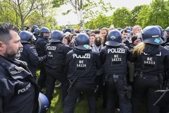 Berlin'de 'Filistin kampı' polis tarafından dağıtıldı