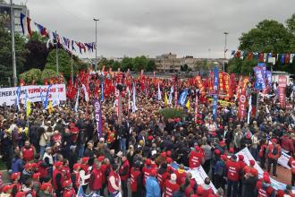 İstanbul'daki ve tüm Türkiye'deki 1 Mayıs kutlamalarını konuklarımızla değerlendirdik