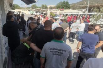 Karşıyaka Belediyesi işçileri ödenmeyen ücretleri için iki saat iş bıraktı
