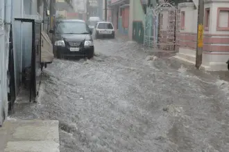 Şile'de şiddetli yağış sonrası evler sular altında kaldı