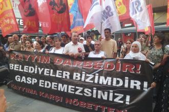 İzmir'de kayyumlara karşı yürüyüş ve basın açıklaması: "Bu rejim darbe rejimidir"