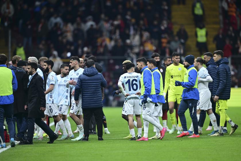 Adana Demirspor'a 3-0 hükmen mağlubiyet ile 3 puan silme cezası