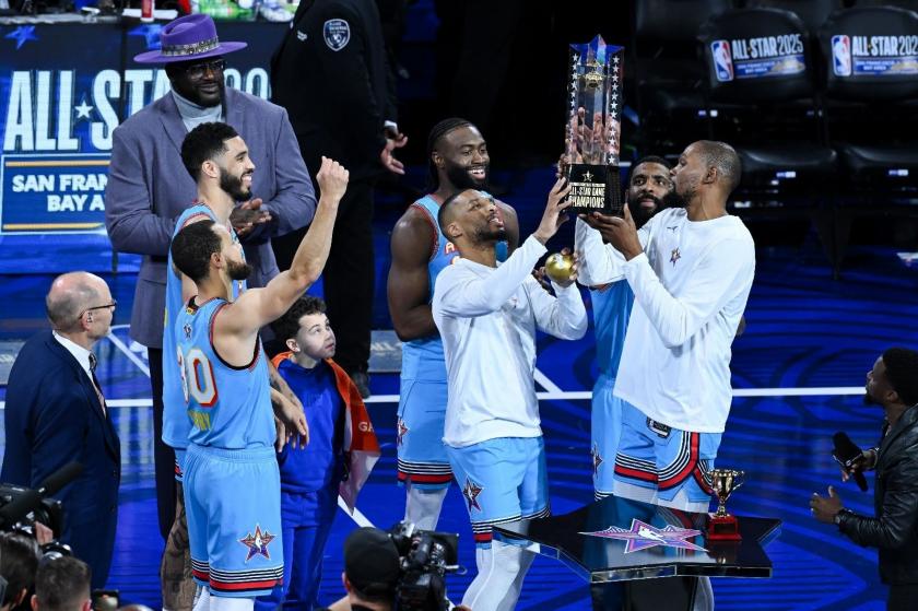 74. NBA All-Star'ın kazananı Shaq oldu