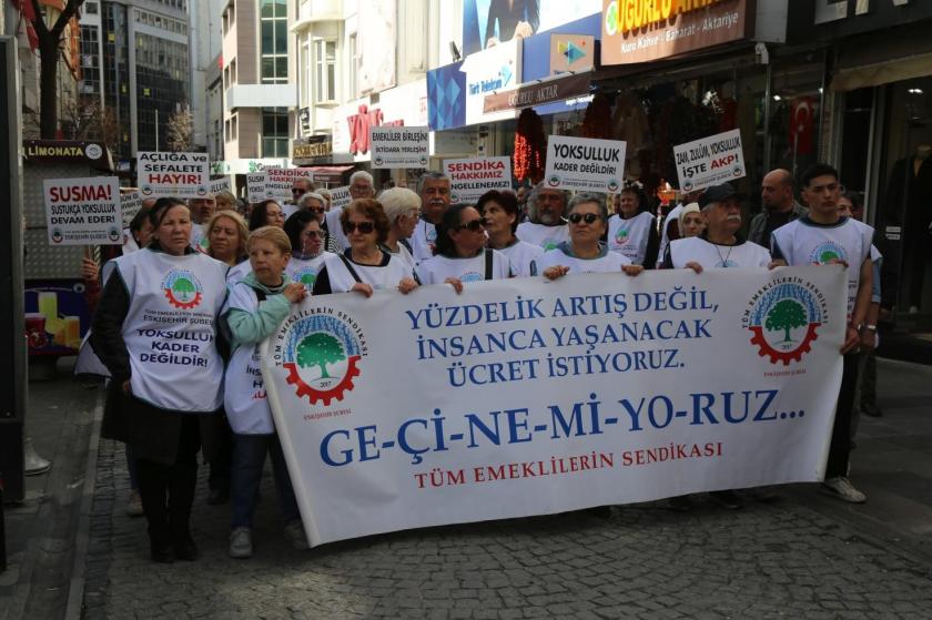 Emeklilerden Erdoğan'a: Çay simit hesabını tekrar yapsın