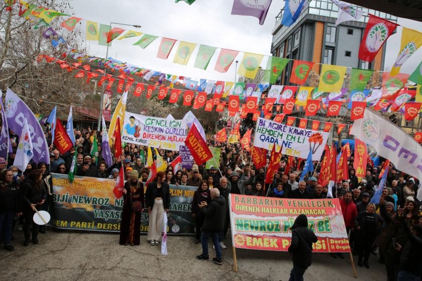 Dersim'de Newroz: Talepler karşılandığı takdirde barışa kapı açılır