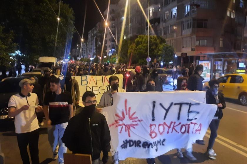 İzmir'de üniversite öğrencileri yürüdü: Direne direne kazanacağız