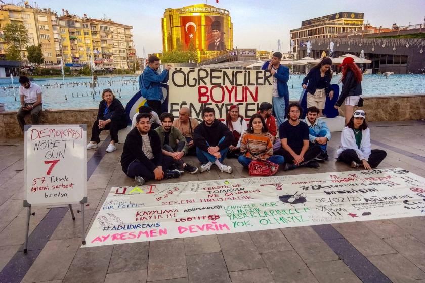 ADÜ öğrencileri Demokrasi Nöbeti'nin 7. gününde: “Bu insanlık dışı düzene karşı buradayız”