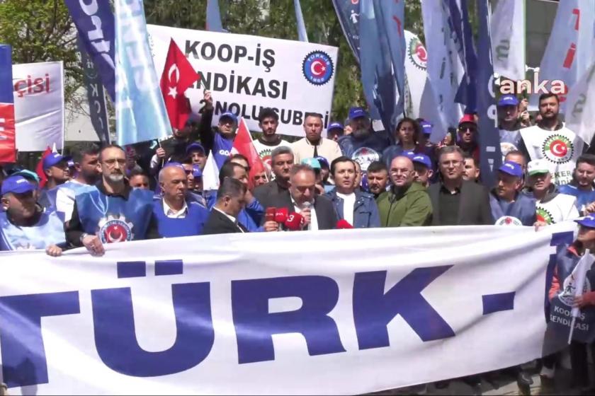 Türk-iş Hazine ve Maliye Bakanlığı önünde açıklama yaptı