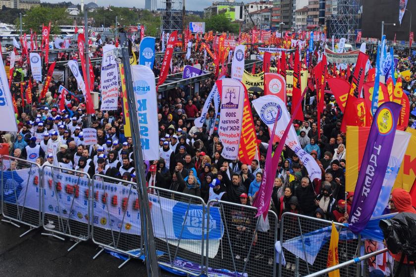 Evrensel’in manşeti | 1 Mayıs, iki gemi