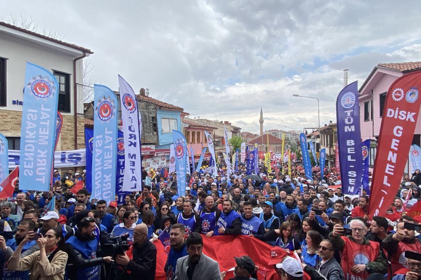 Eskişehir'de 1 Mayıs: Güvenceli iş ve gelecek istiyoruz