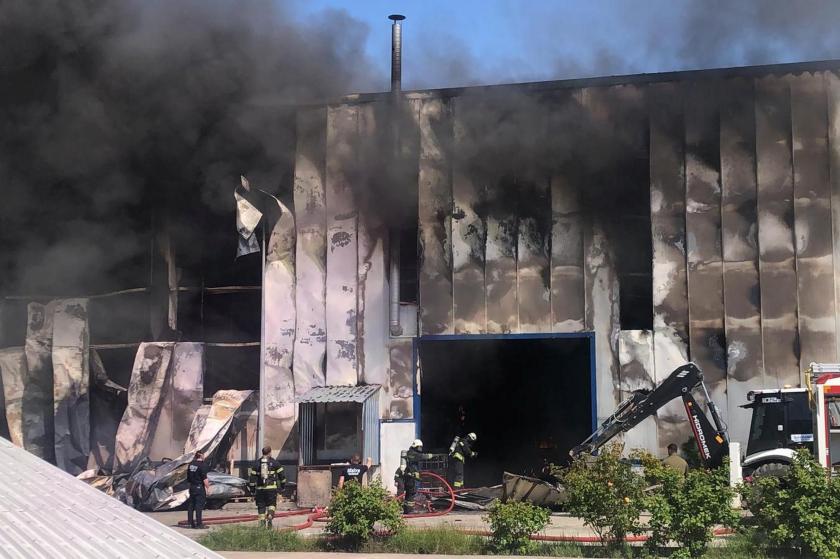 Tekirdağ'da fabrika yangını kontrol altında