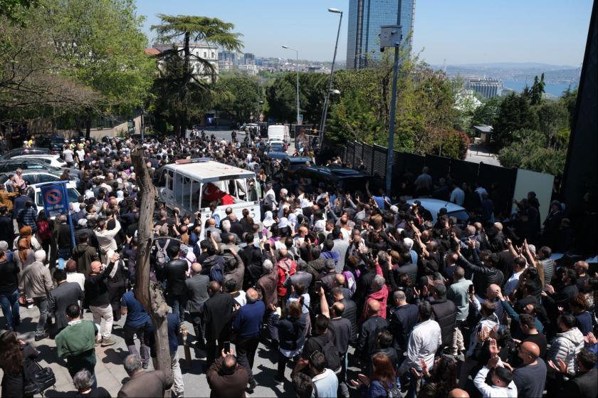 Sırrı Süreyya Önder'e veda: On binler yürüdü