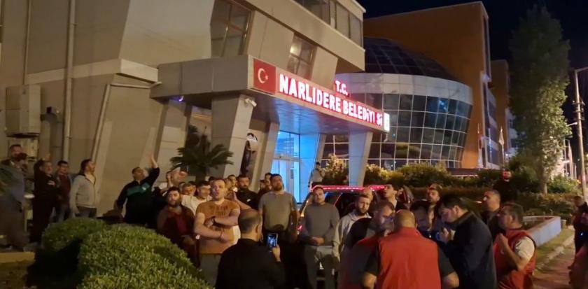Narlıdere Belediyesi işçileri greve çıktı