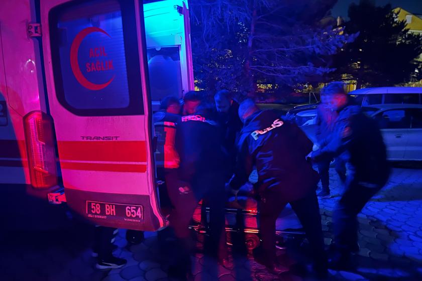 Sivas’ta bir kadın birlikte yaşadığı erkek tarafından yaralandı