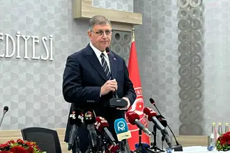 Cemil Tugay'ın istifasının ardından İzmir’de CHP’den ayrılan ve ayrılmayan isimler ne diyor?