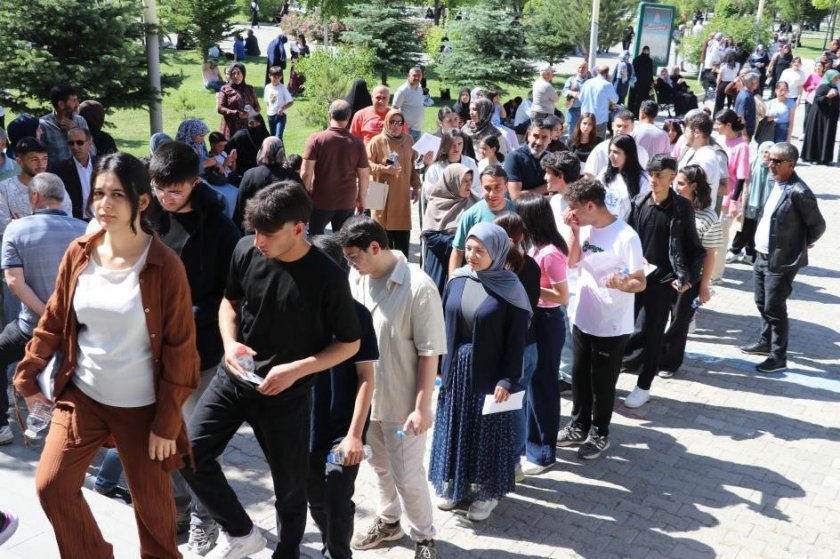 Gençlik yıllarımızı karalayan sınav: YKS