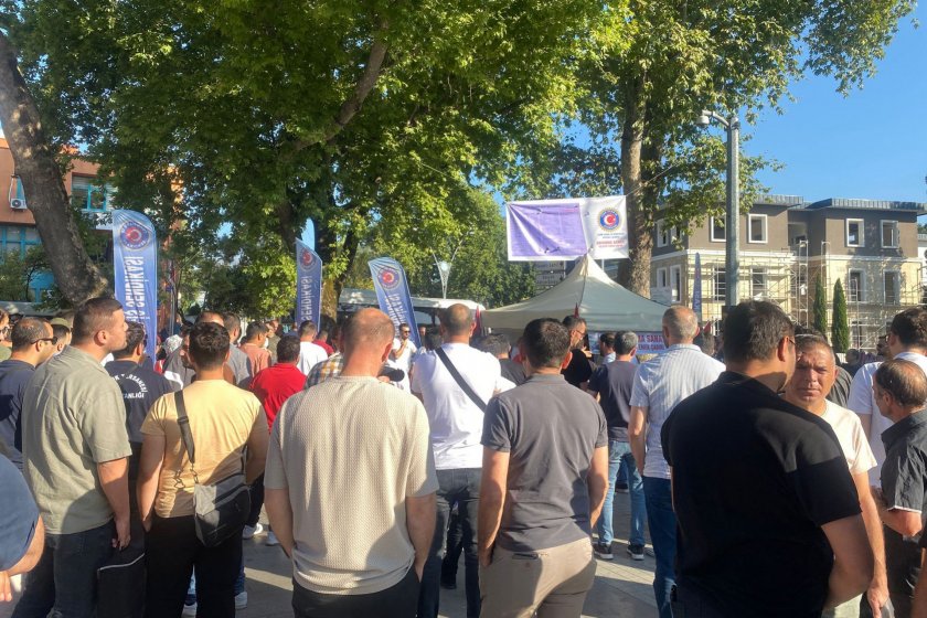 Gölcük'te tersane işçilerinden yürüyüş: Hükümetin teklifini kabul etmiyoruz