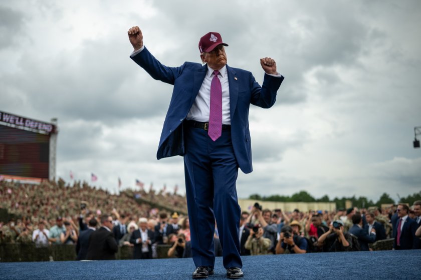 İran'a saldırı nedeniyle Trump hakkında verilen azil tasarısı reddedildi
