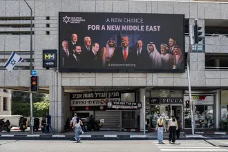 Tel Aviv’de dikkat çeken afiş: Trump, Colani, Netanyahu yan yana